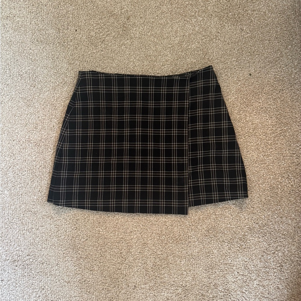 Gianni Bini Black Plaid Asymmetrical Skirt
